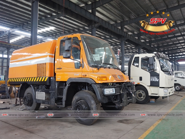 Benz Road Sweeper pic 02
